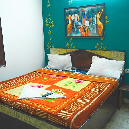 Hotel Bliss Bourn - Lajpat Nagar Yeni Delhi Dış mekan fotoğraf