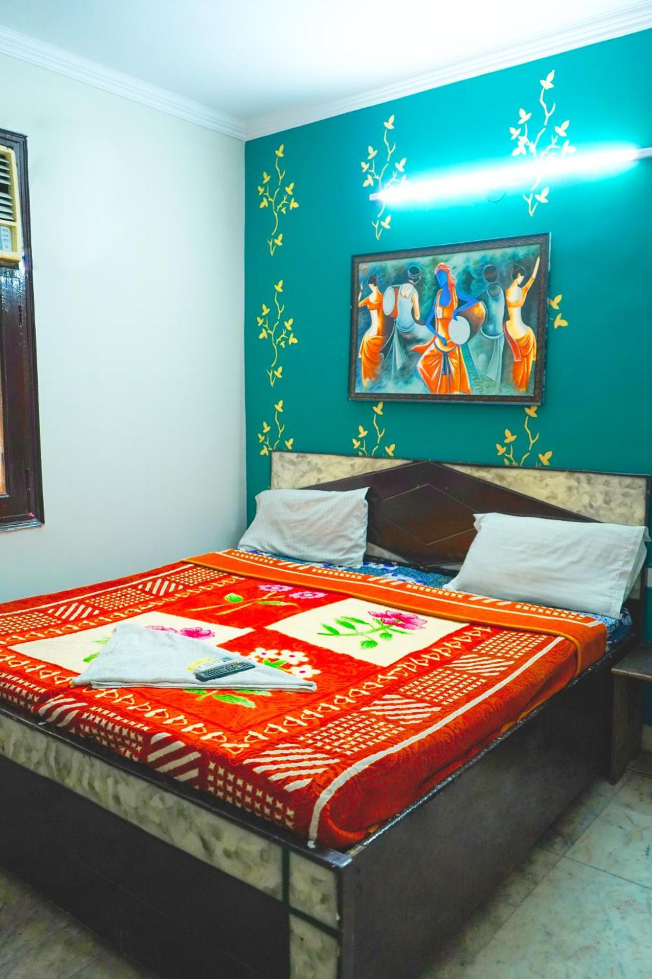 Hotel Bliss Bourn - Lajpat Nagar Yeni Delhi Dış mekan fotoğraf