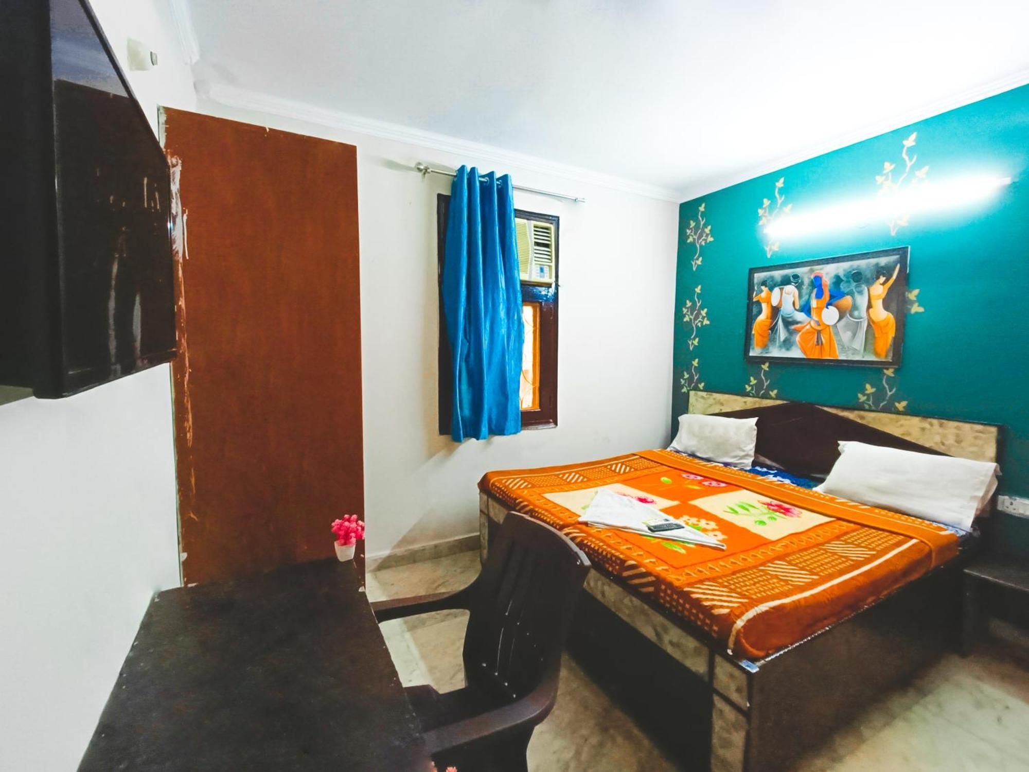 Hotel Bliss Bourn - Lajpat Nagar Yeni Delhi Dış mekan fotoğraf